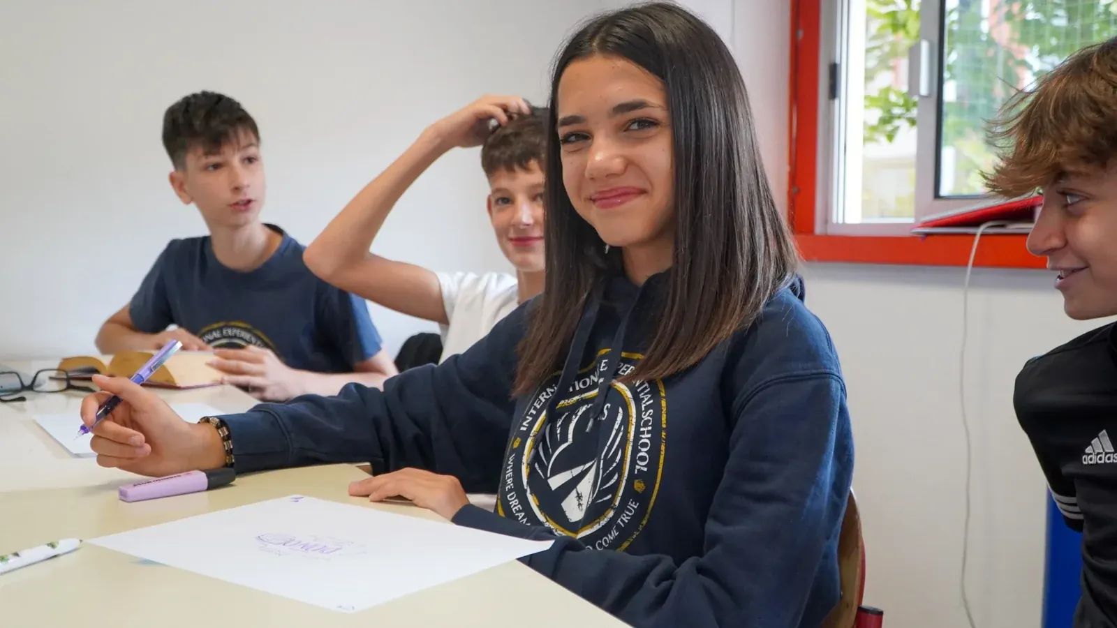 Alunni IEXS durante un’attività in classe